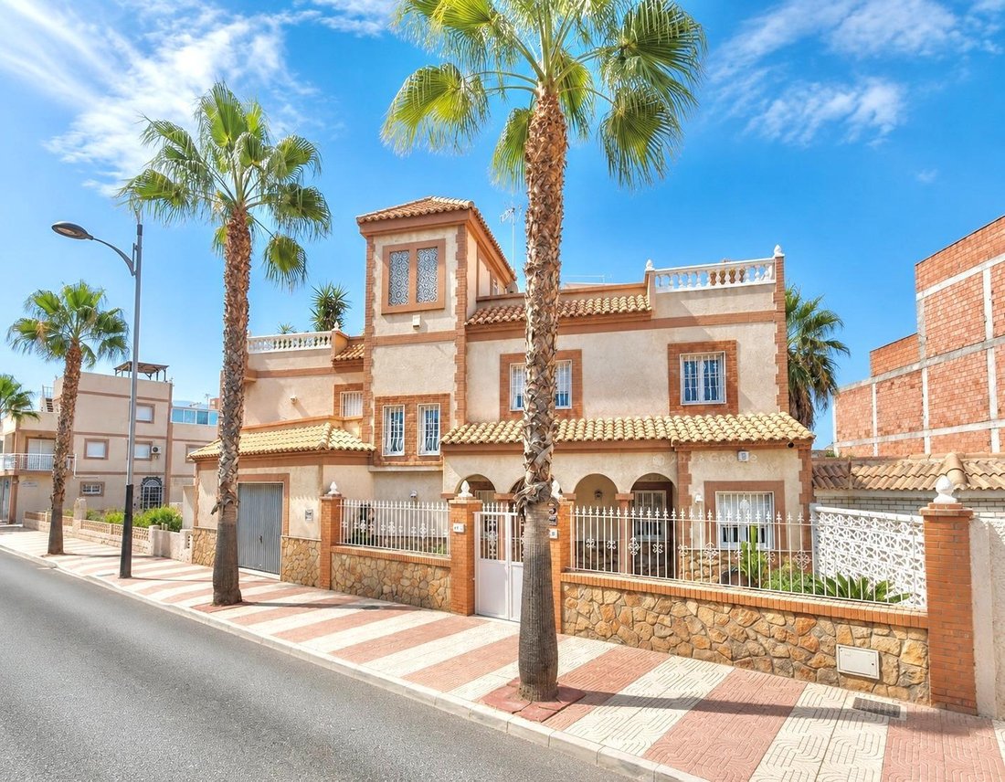 Villa in Roquetas de Mar, Andalusia, Spain 5 - 18535047