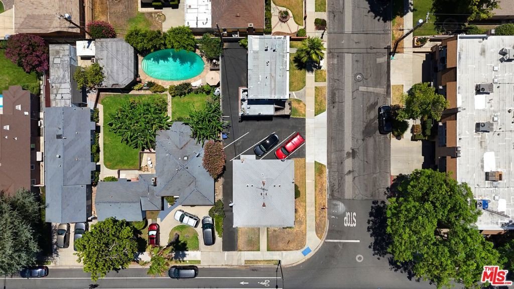 Burbank, California, United States 4 - 18542170