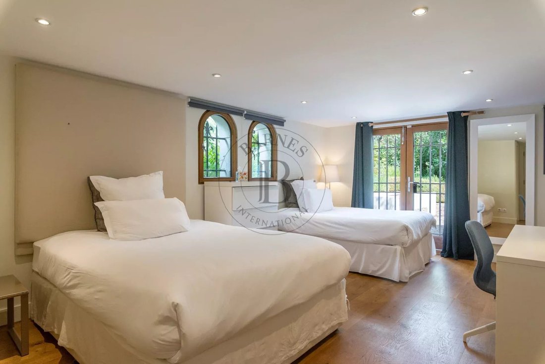Villa in Mougins, Provence-Alpes-Côte d'Azur, France 4 - 17042835