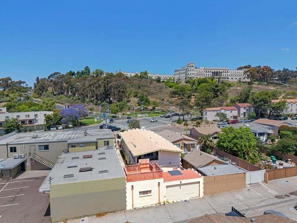 San Diego, California, United States 2 - 17812515