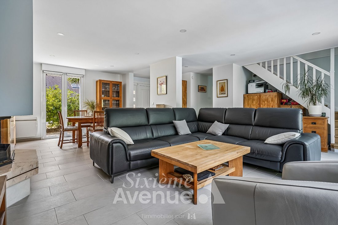 Villa in Nord, Saint-Germain-les-Corbeil, France 3 - 18541482