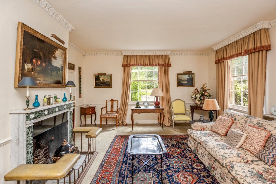 House in Walstead, Copthorne, England 4 - 18539965
