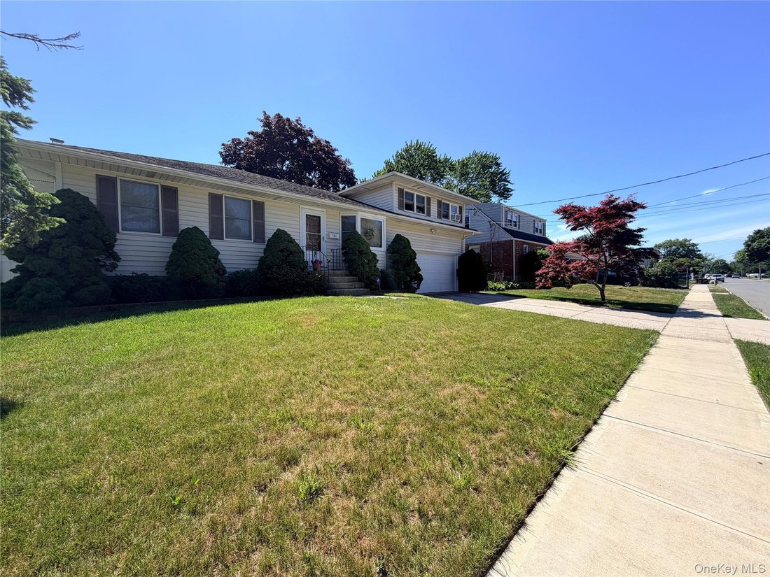 House in Lindenhurst, New York, United States 4 - 18543718