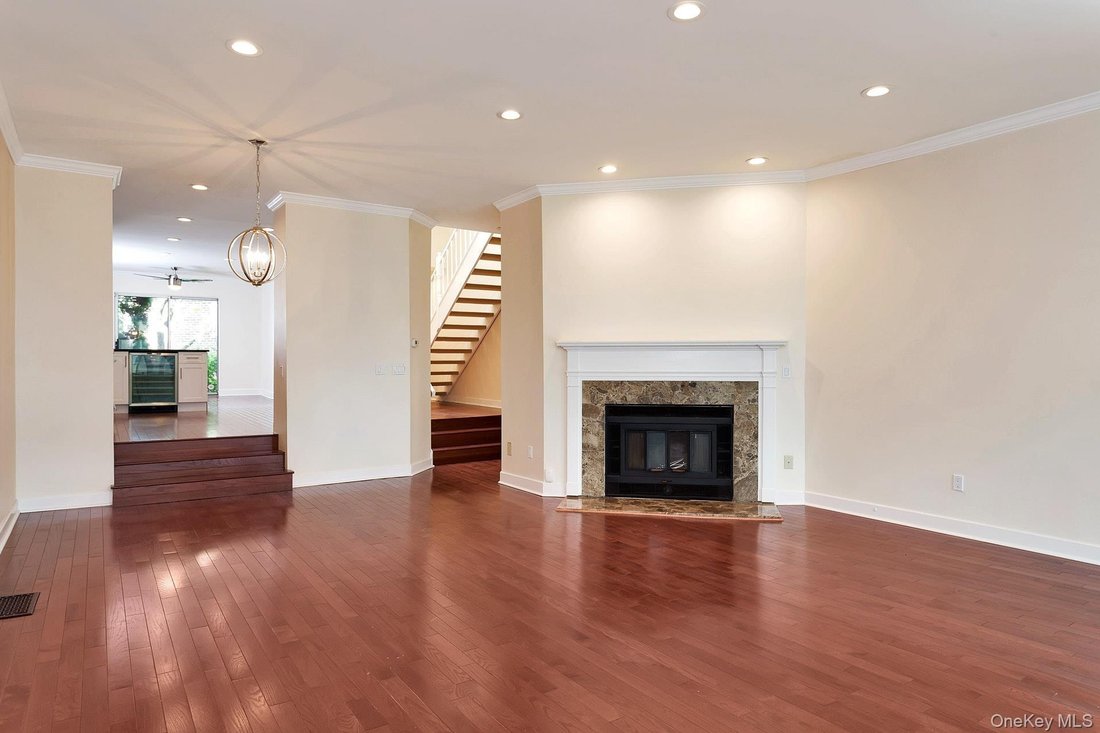 House in Eastchester, New York, United States 4 - 18540820