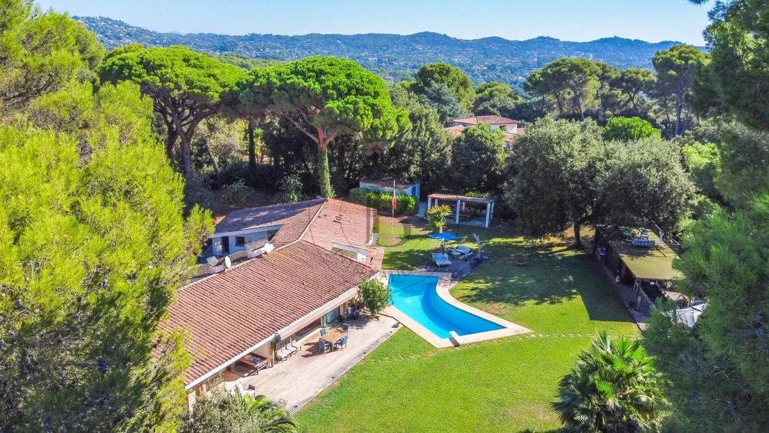Villa in Mougins, Provence-Alpes-Côte d'Azur, France 1 - 17719181
