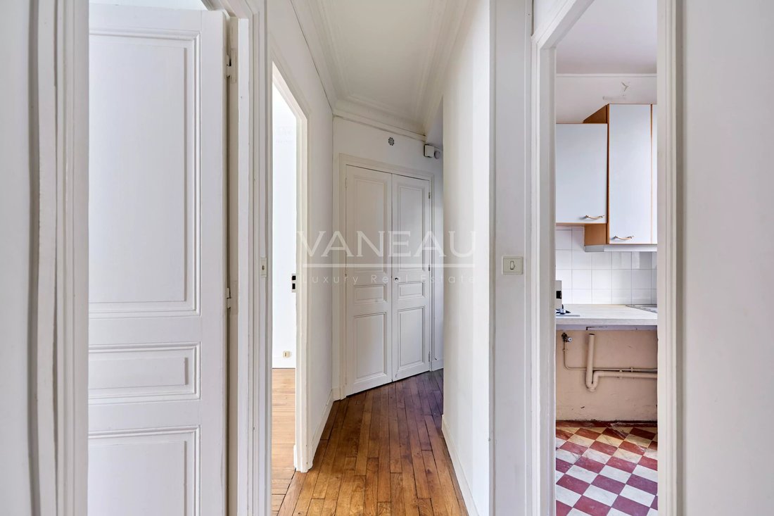 Apartment in Emeriau-Zola, Paris 15e Arrondissement, Paris 1 - 18541224