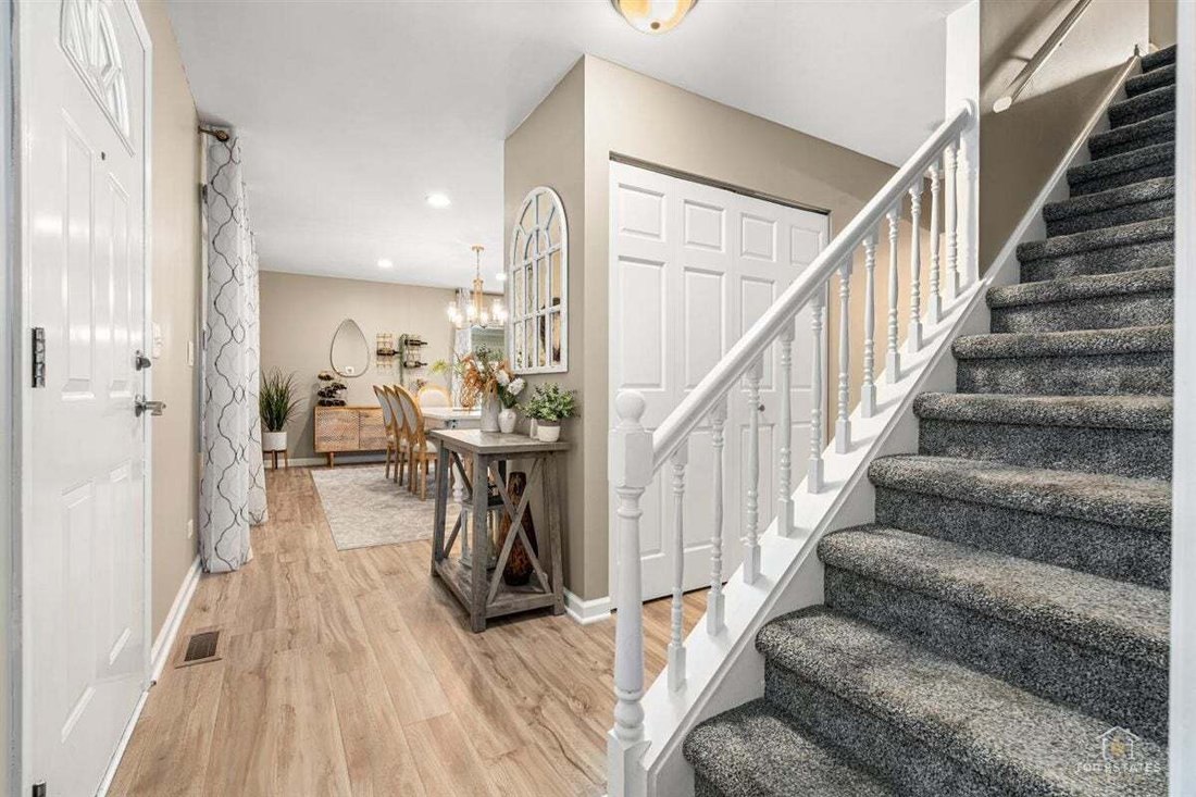 House in Hoffman Estates, Illinois, United States 5 - 18543030