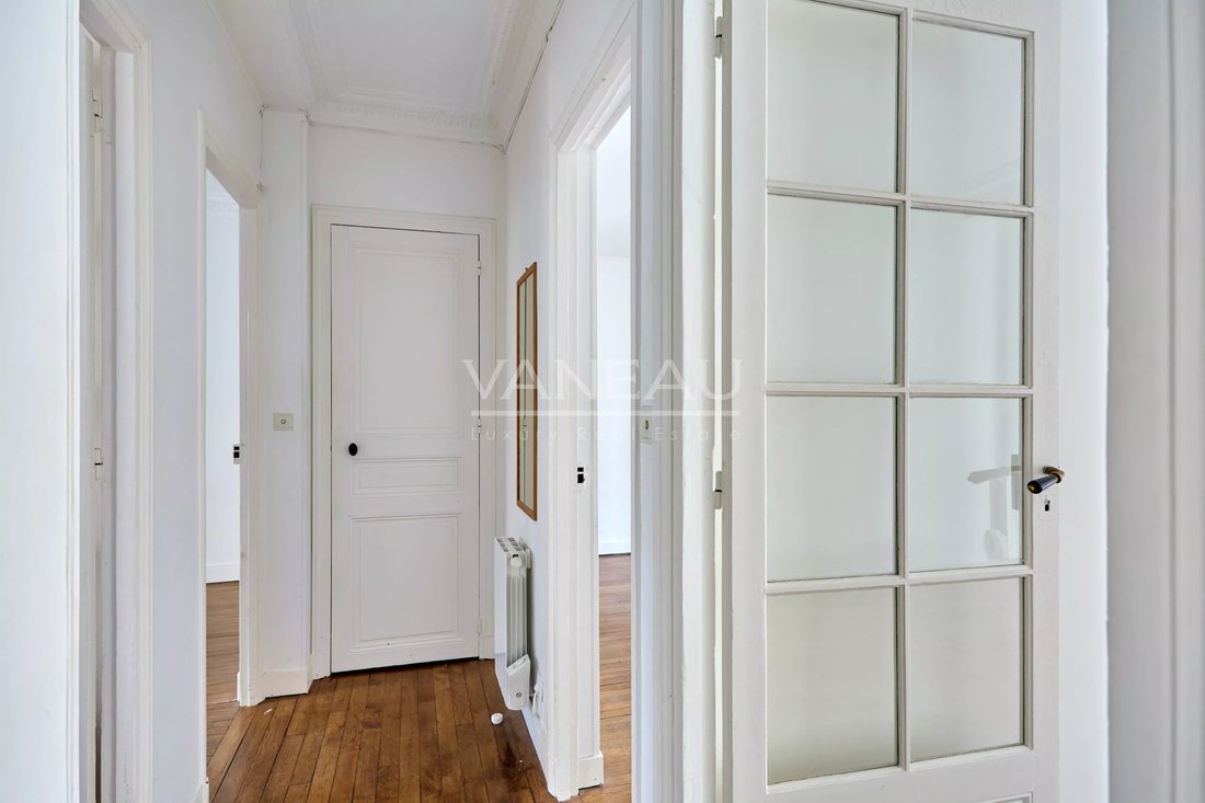 Apartment in Emeriau-Zola, Paris 15e Arrondissement, Paris 2 - 18541224