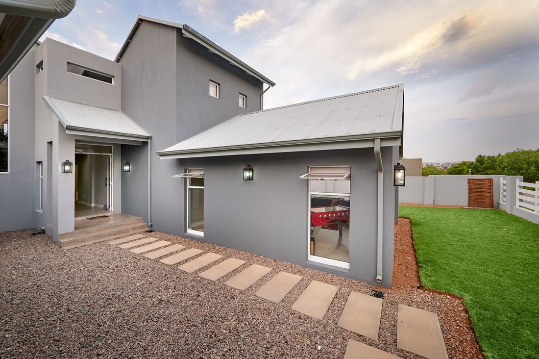 House in Waterfall Country Estate South, Gauteng, South Africa 5 - 18541484