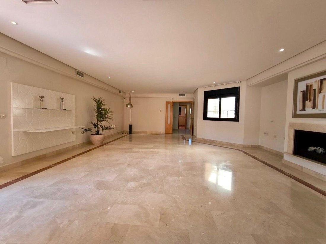 Penthouse in Puerto Banus, Marbella, Spain 2 - 18540449
