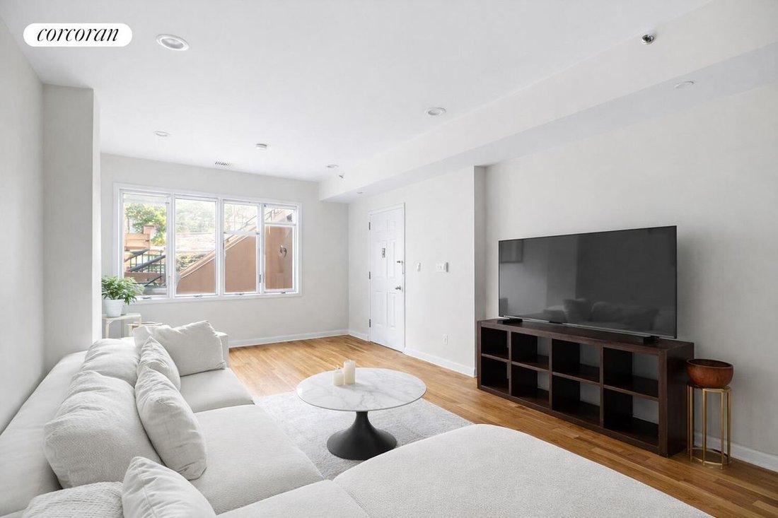 House in New York, New York, United States 1 - 17349610