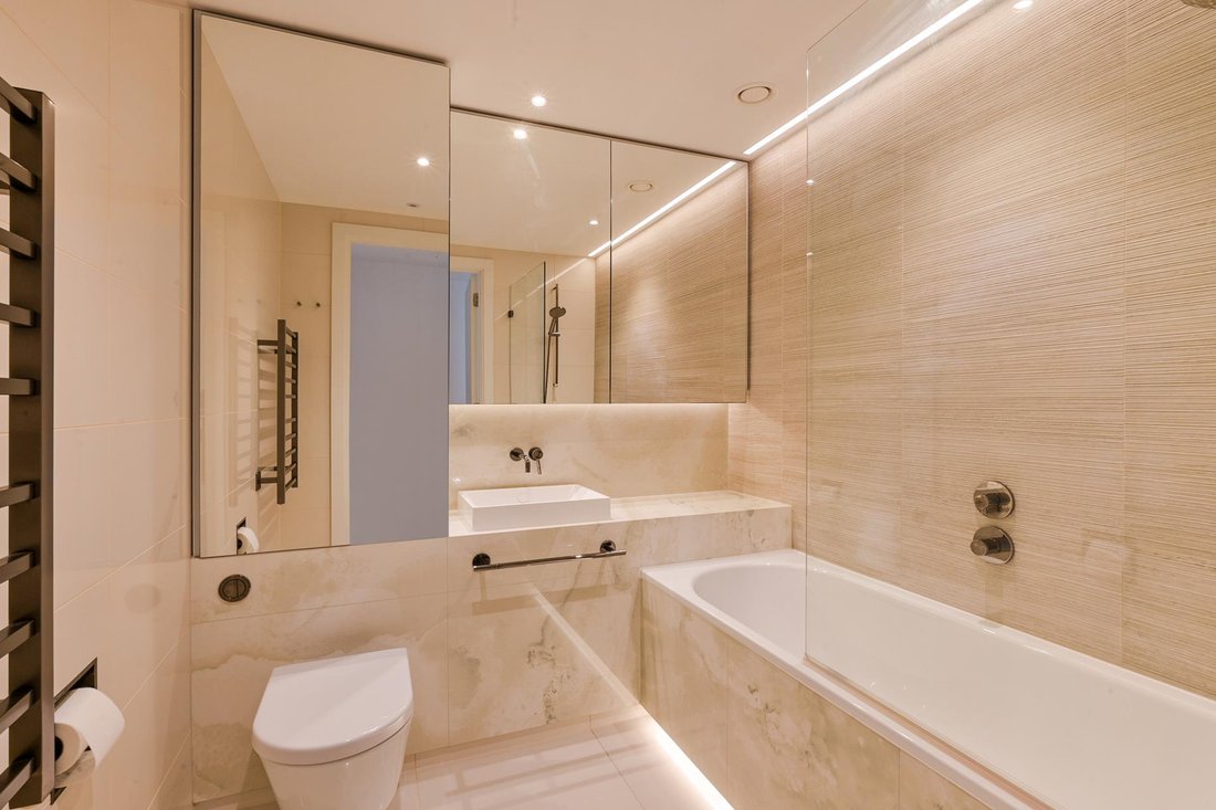 Apartment in White City, Hammersmith and Fulham, England 5 - 18539649