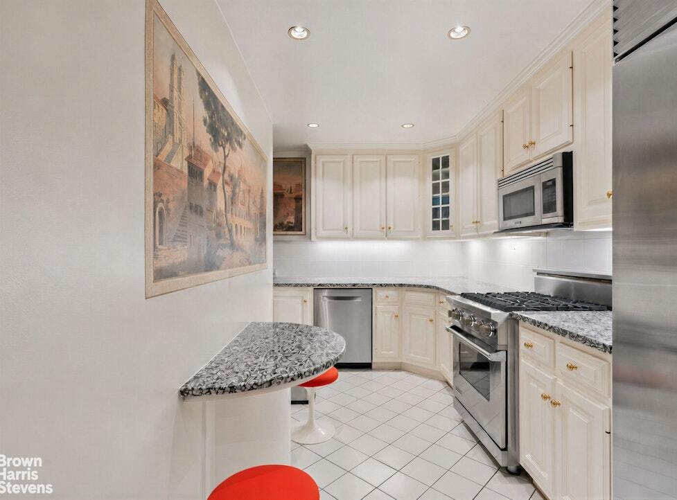 Co Op in New York, New York, United States 5 - 18542541
