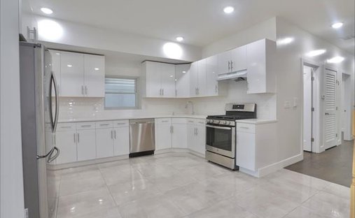 Condo in Lakewood Township, New Jersey, United States 1