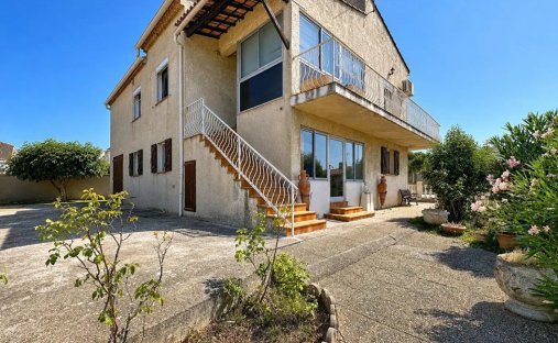 House in Trets, Provence-Alpes-Côte d'Azur, France 1