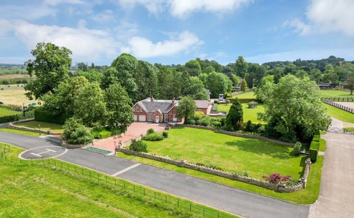 House in Newton Solney, England 1