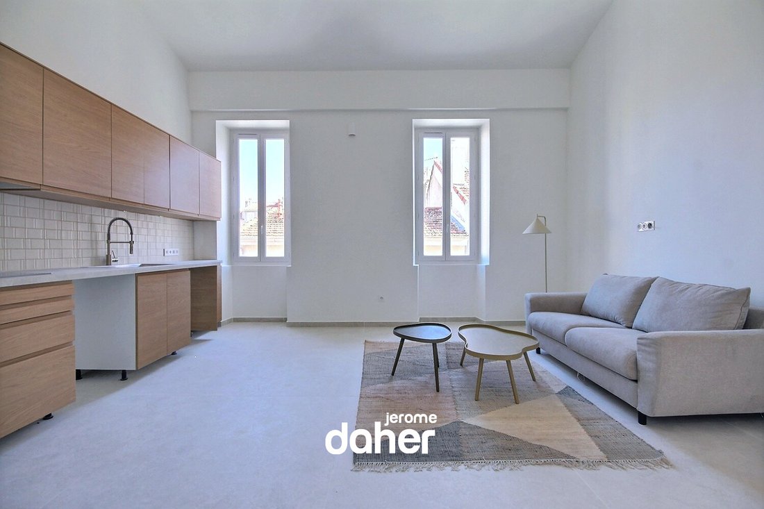 Apartment in Pointe Rouge, 8e Arrondissement, Marseille 5 - 17400760