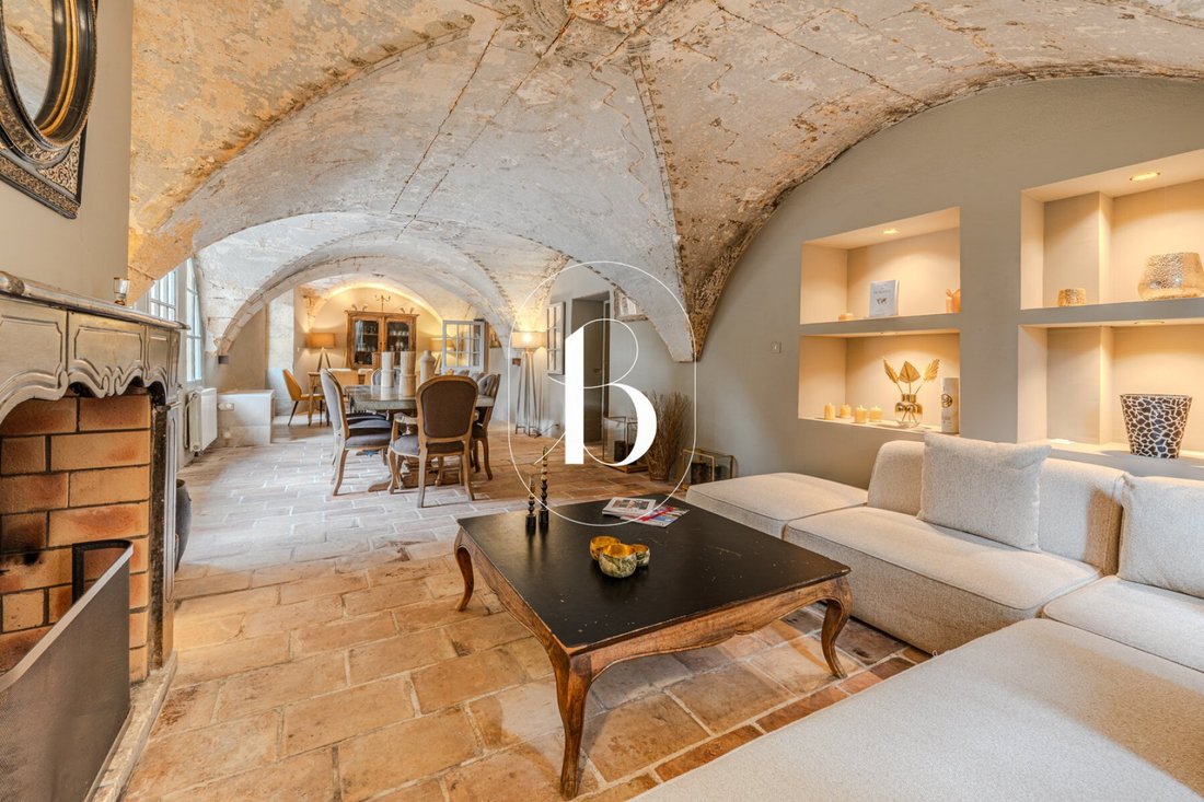 Townhouse in Uzès, Occitania, France 5 - 18539907