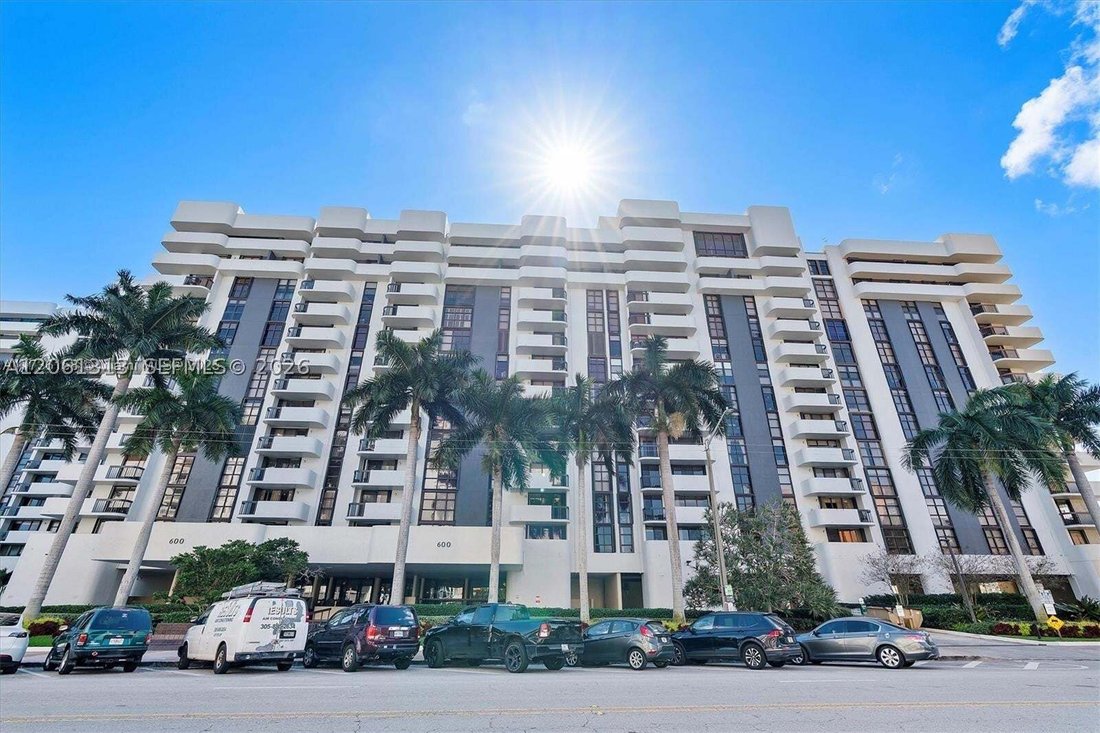 Condo in Coral Gables, Florida, United States 2 - 18542906