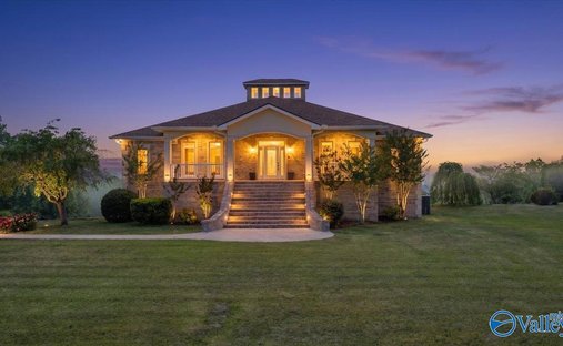 House in Cedar Bluff, Alabama, United States 1