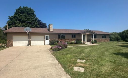 House in DeWitt, Iowa, United States 1