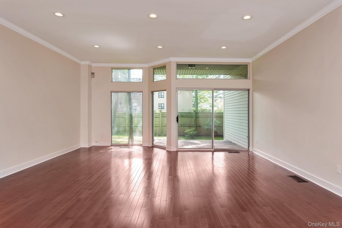 House in Eastchester, New York, United States 3 - 18540820
