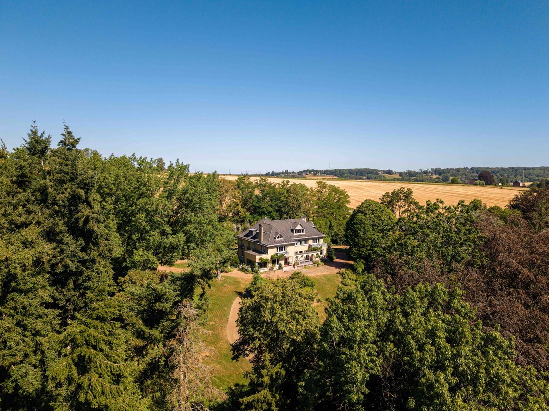 Estate in Ittre, Wallonia, Belgium 1 - 16765560