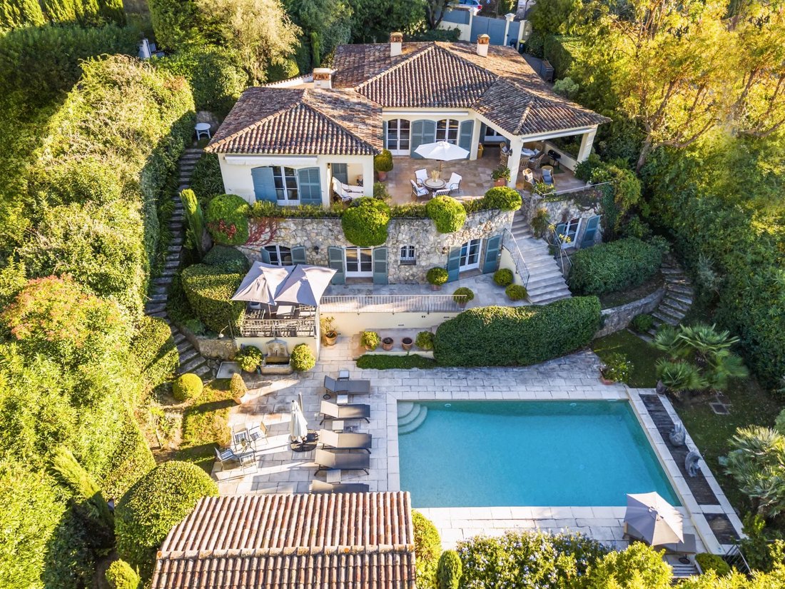 Villa in Mougins, Provence-Alpes-Côte d'Azur, France 1 - 16547034