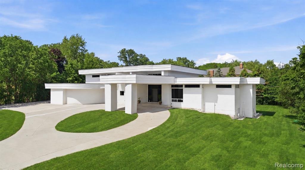 House in Beverly Hills, Michigan, United States 1 - 18542482