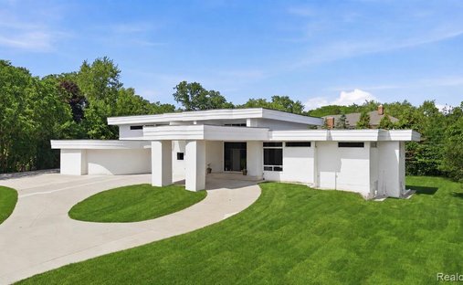 House in Beverly Hills, Michigan, United States 1