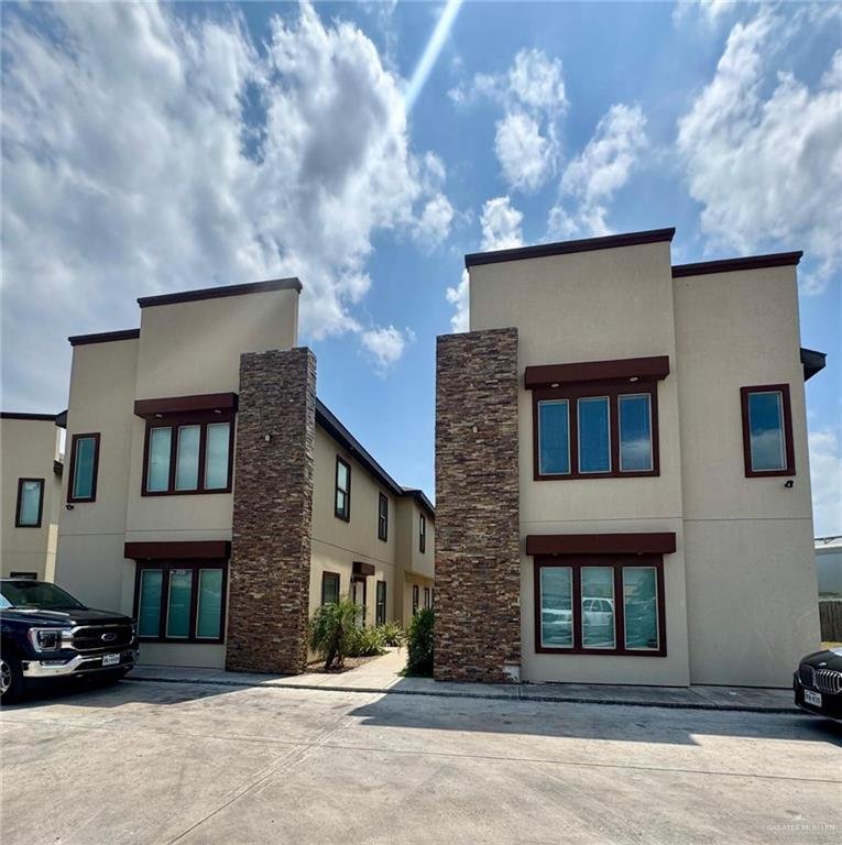 Edinburg, Texas, United States 1 - 18539517
