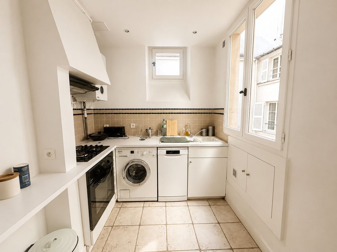 Apartment in Invalides, Paris 7e Arrondissement, Paris 4 - 18009225