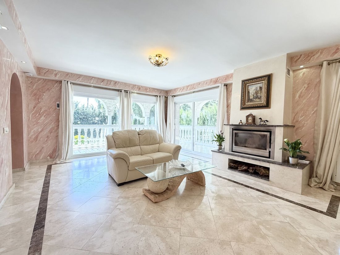 Villa in Elviria-Cabopino, Marbella, Spain 3 - 18540195