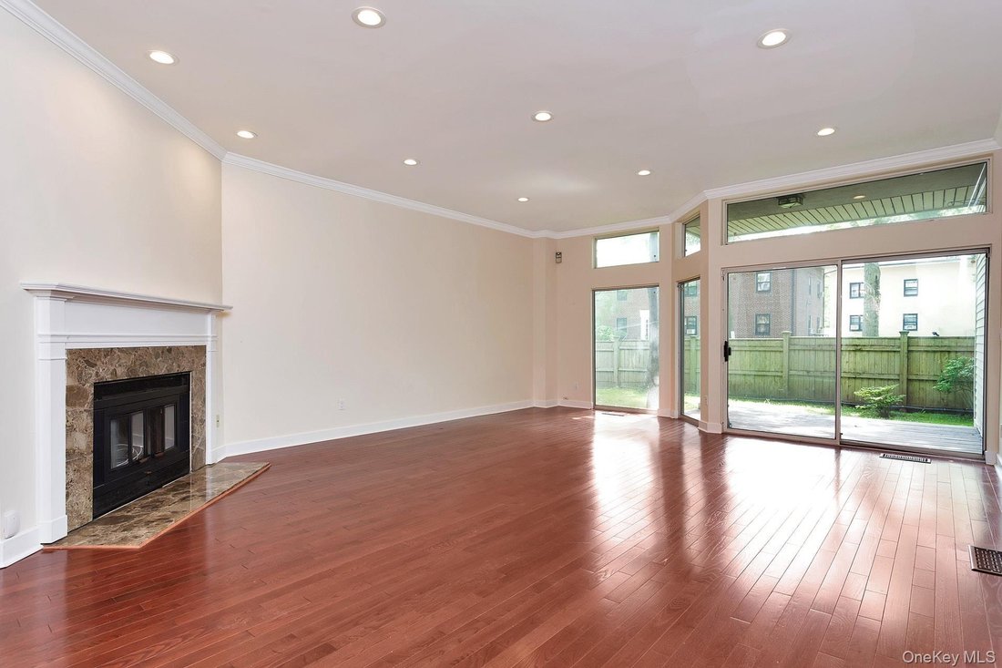 House in Eastchester, New York, United States 5 - 18540820