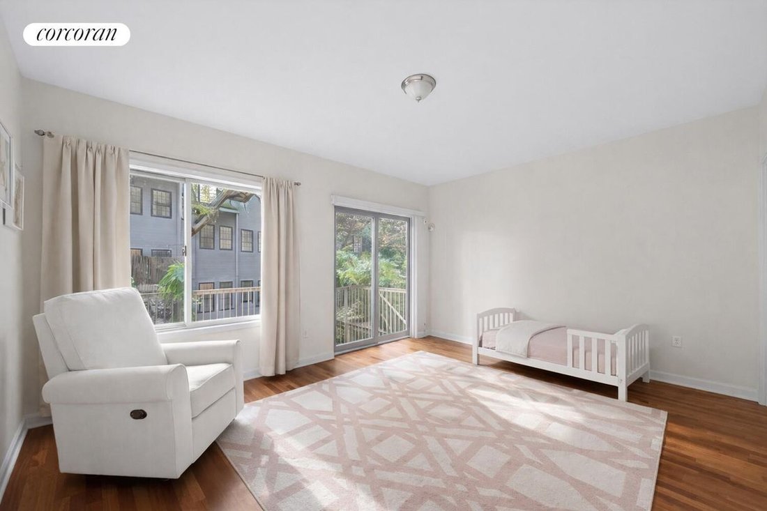 House in New York, New York, United States 3 - 17349610