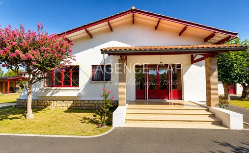 Villa in Cazaux, La Teste-de-Buch, France 1
