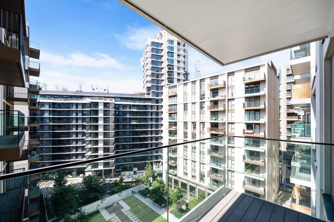 Apartment in White City, Hammersmith and Fulham, England 2 - 18539649