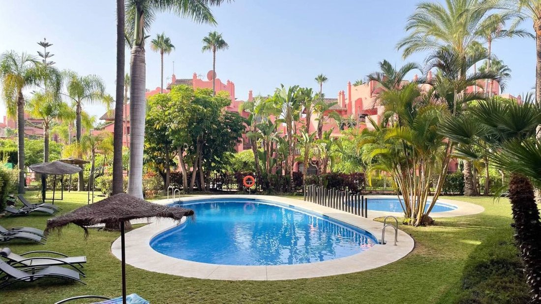Apartment in Gualdalmansa, Estepona, Andalusia 1 - 18540475