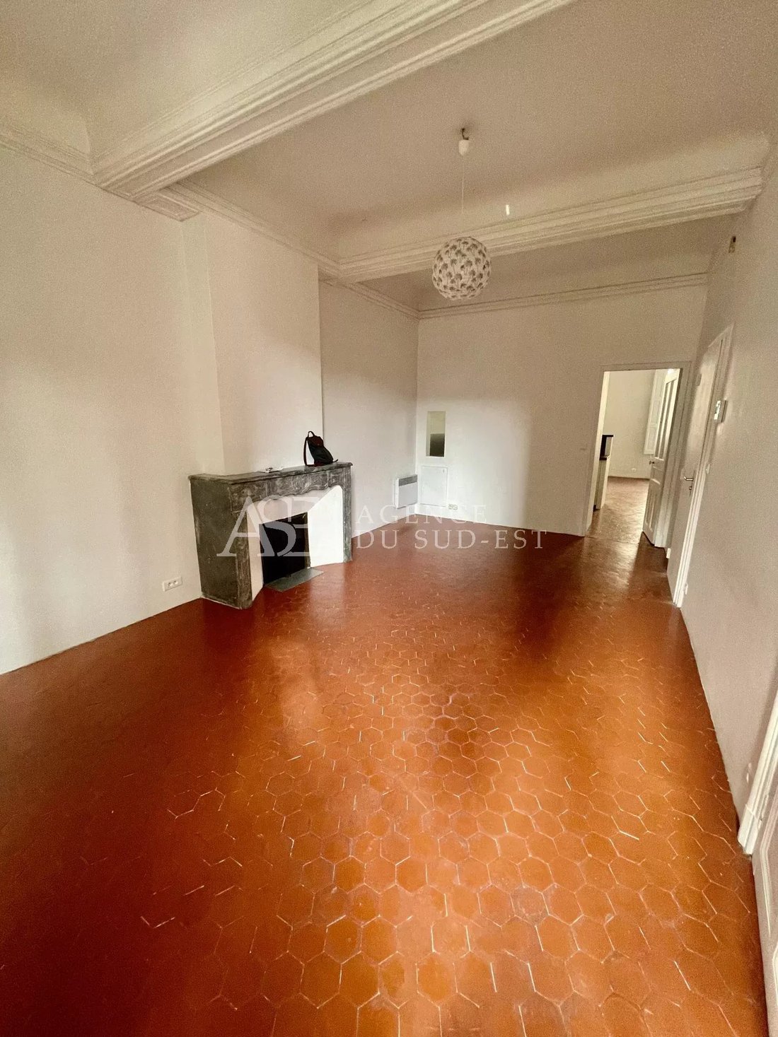 Apartment in Comtale-Cente-Cours Mirabeau, Aix-en-Provence, France 2 - 18544026
