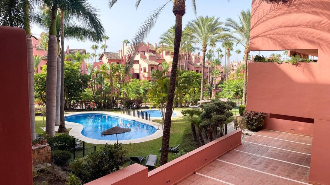 Apartment in Gualdalmansa, Estepona, Andalusia 2 - 18540475