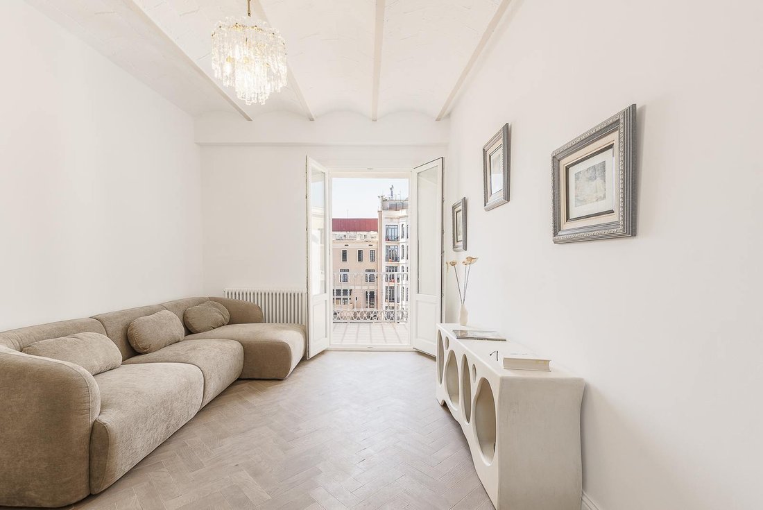 Apartment in Eixample, Barcelona, Spain 3 - 18540159