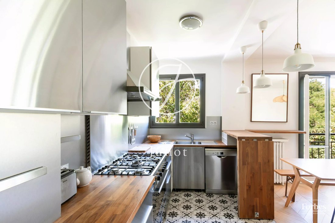 Apartment in Grandes Carrières-Clichy, Paris 18e Arrondissement, Paris 5 - 18005103