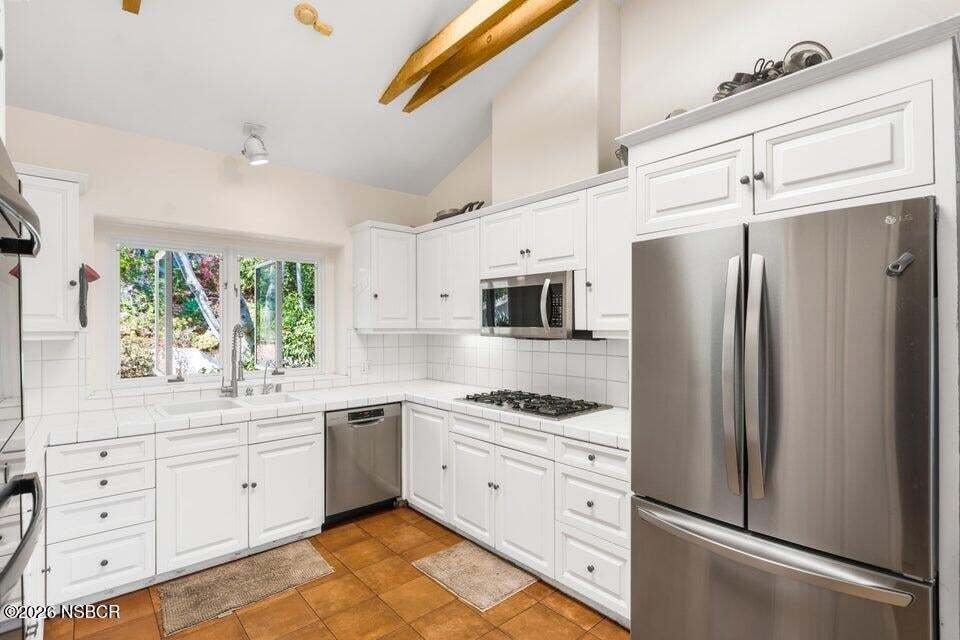 Santa Barbara, California, United States 4 - 18542986