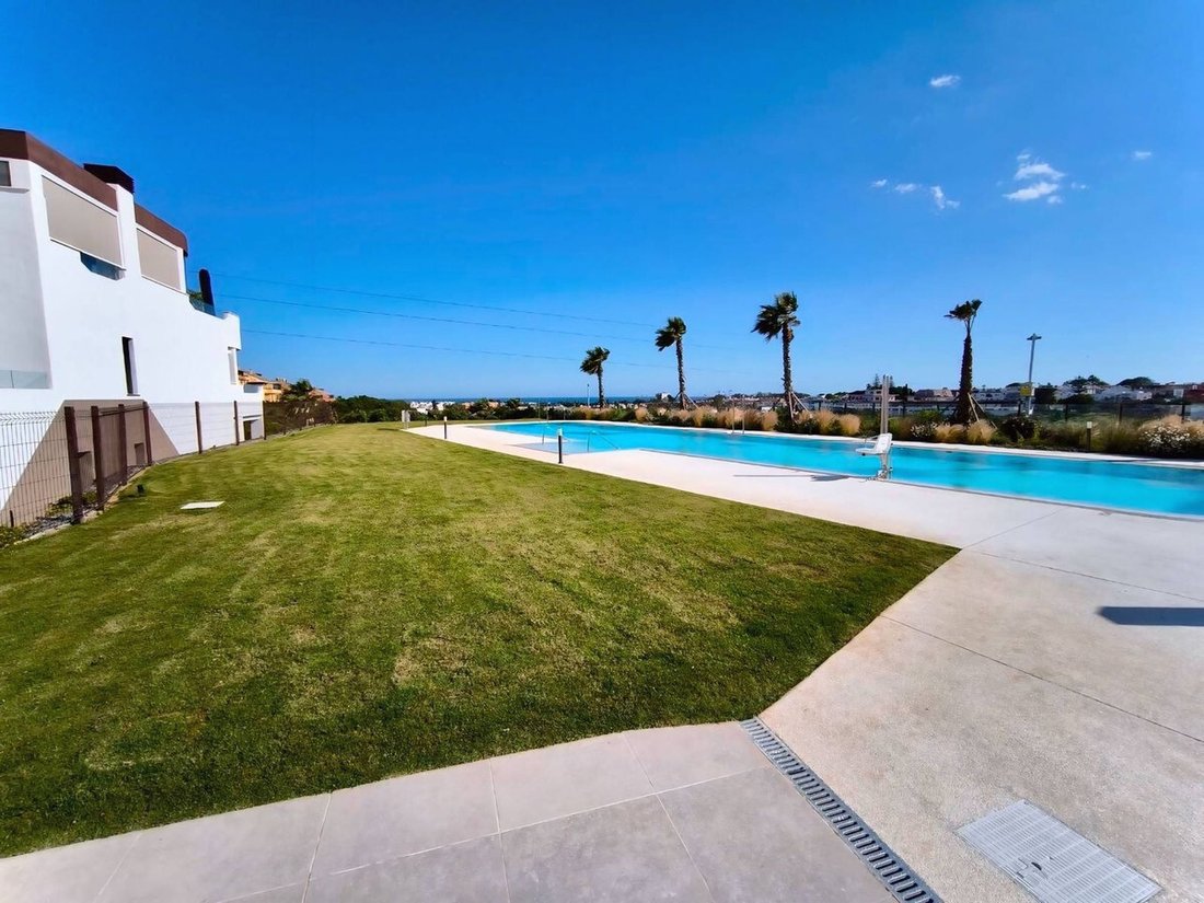Penthouse in Bel-Air, Estepona, Andalusia 2 - 18540492