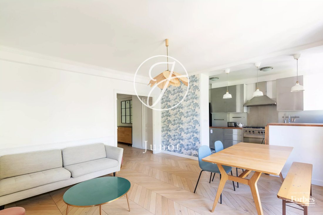 Apartment in Grandes Carrières-Clichy, Paris 18e Arrondissement, Paris 4 - 18005103