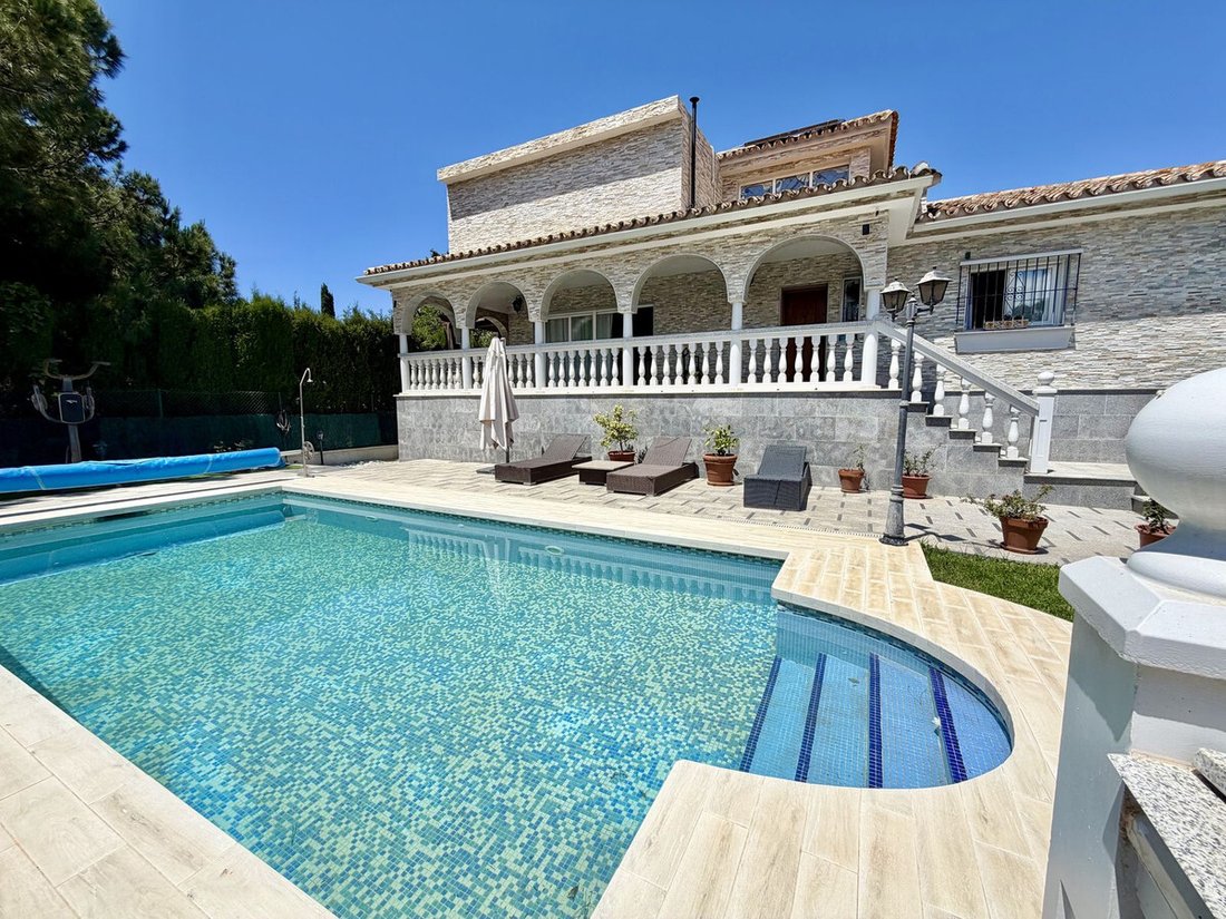 Villa in Elviria-Cabopino, Marbella, Spain 1 - 18540195