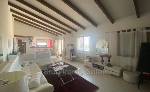 Villa in Val de Cagne-Colline Route de Vence, Cagnes-sur-Mer, France 1