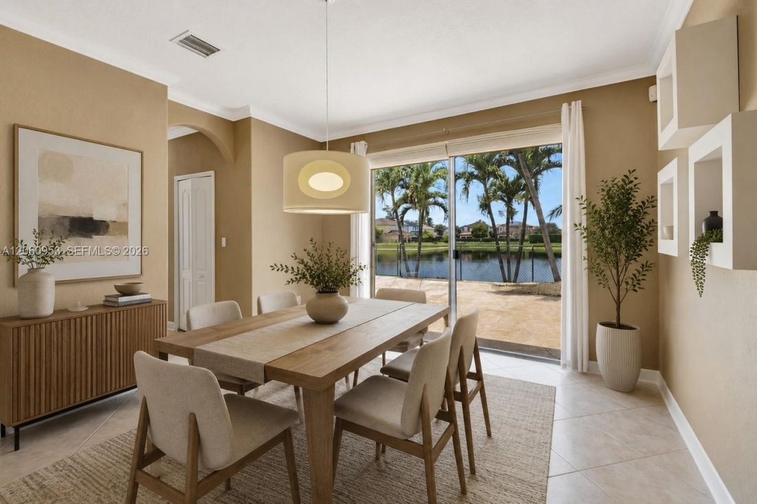 House in Miami, Florida, United States 3 - 18544657