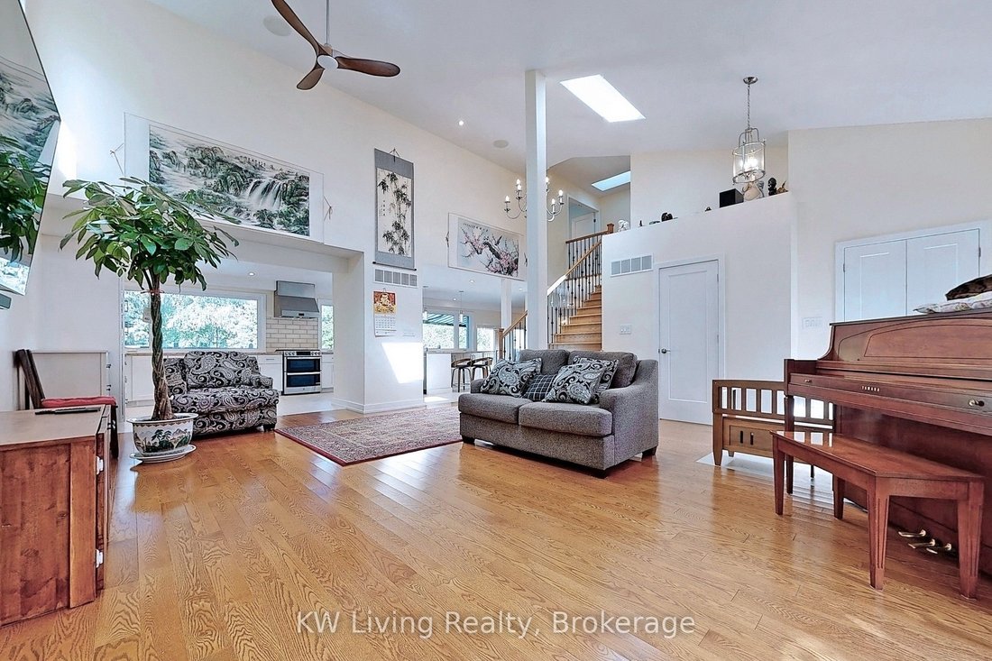 House in Mississauga, Ontario, Canada 5 - 18539780