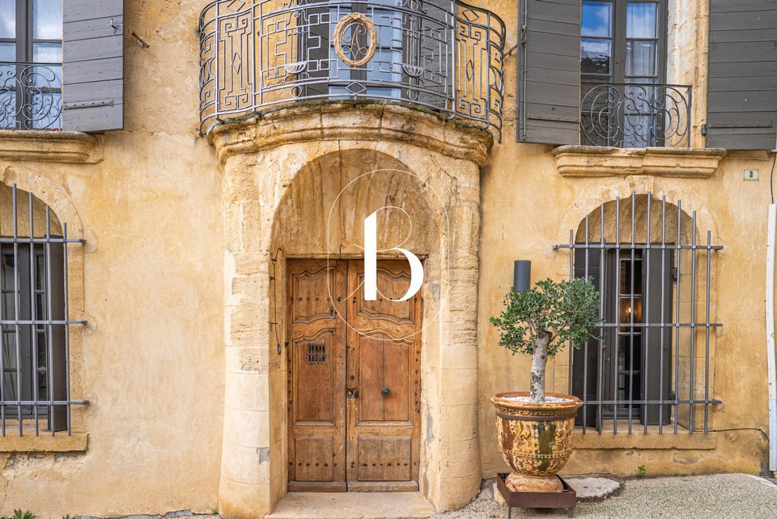 Townhouse in Uzès, Occitania, France 4 - 18539907